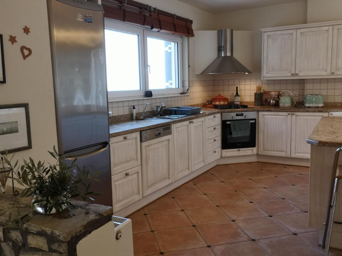 Villa Lir Tholos  Εξωτερικό φωτογραφία
